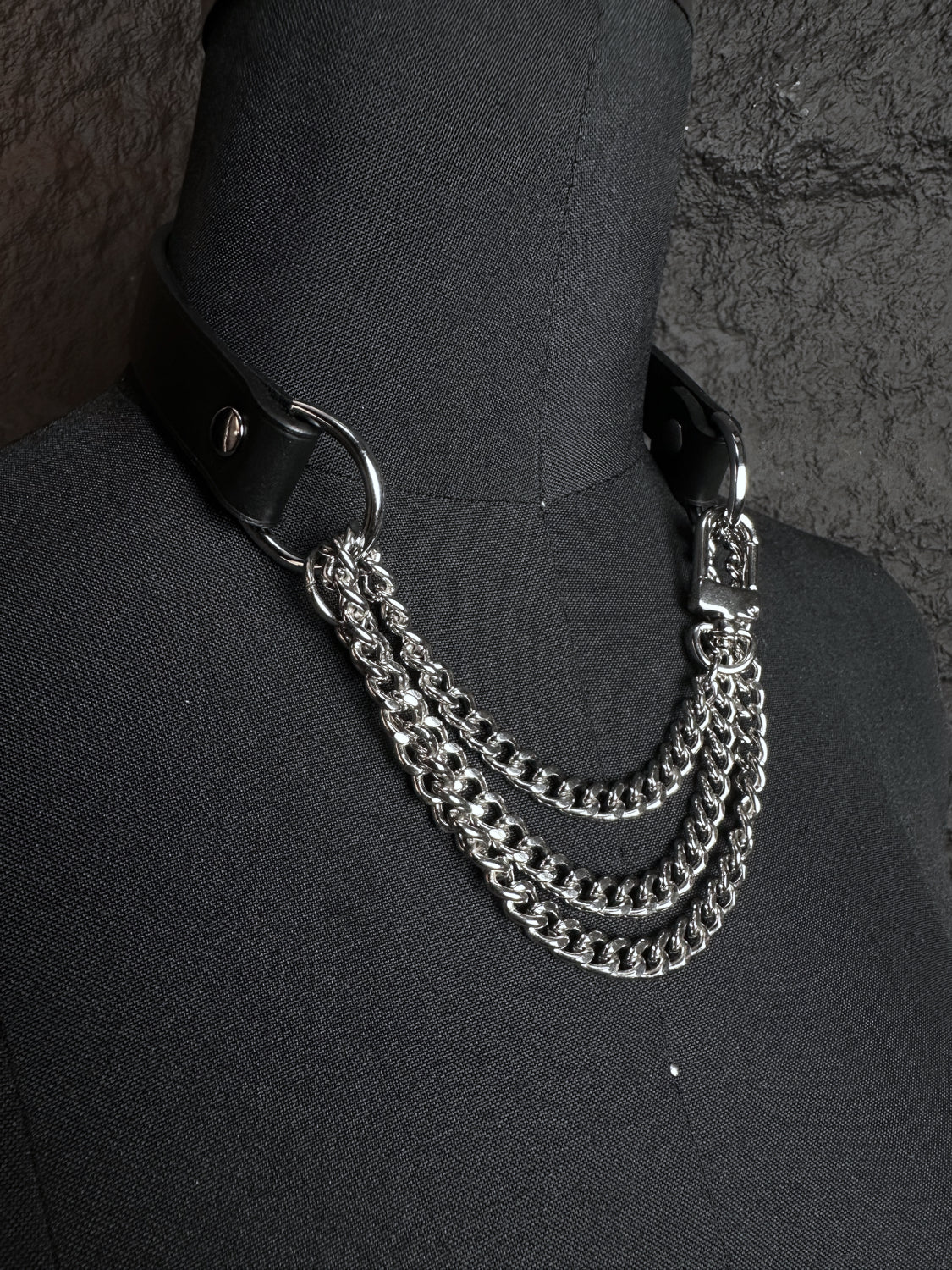 Handcrafted PU Leather Triple-Chain Choker Collar – Adjustable Statement Streetwear Necklace