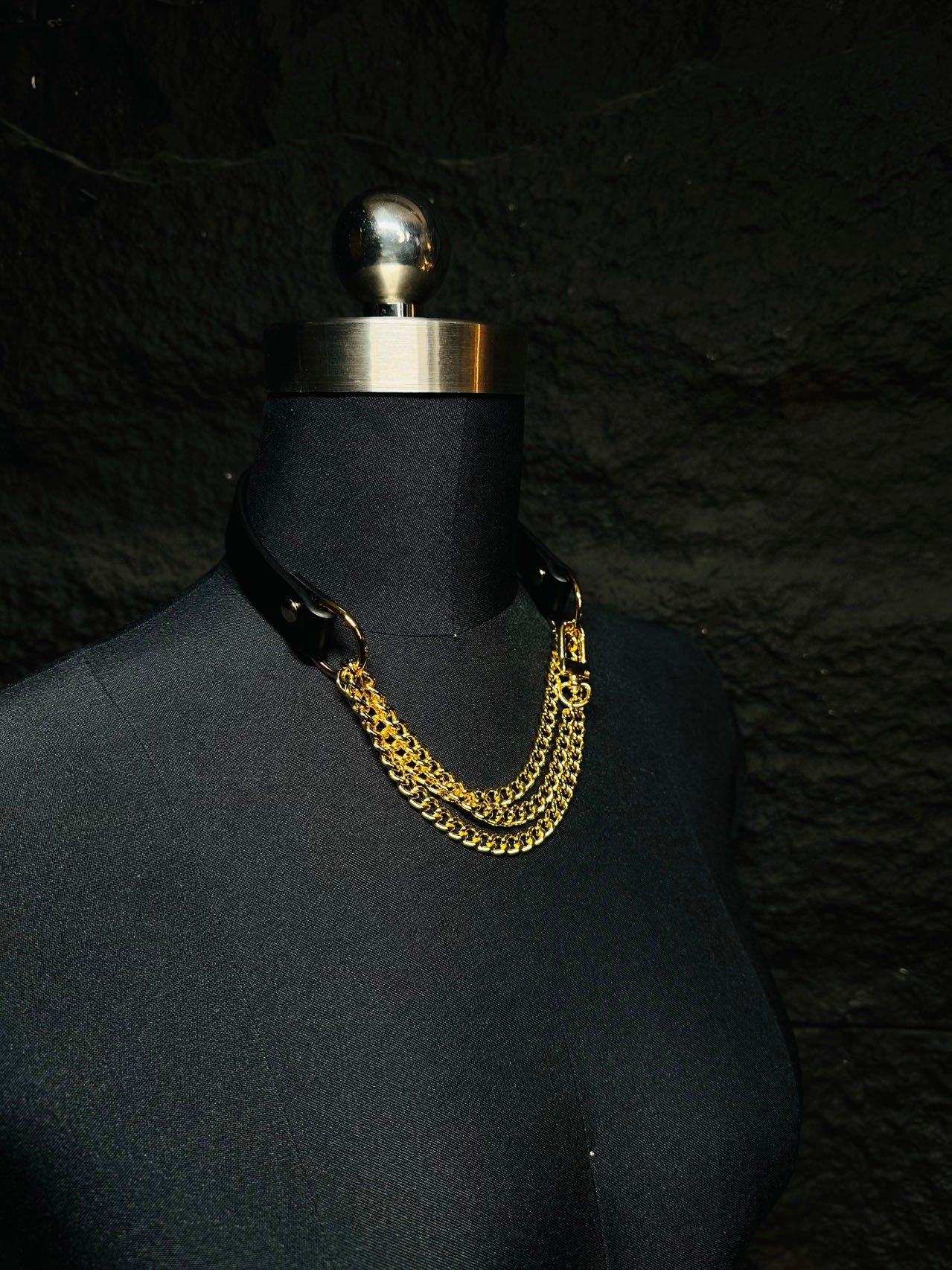 Handcrafted PU Leather Triple-Chain Choker Collar – Adjustable Statement Streetwear Necklace