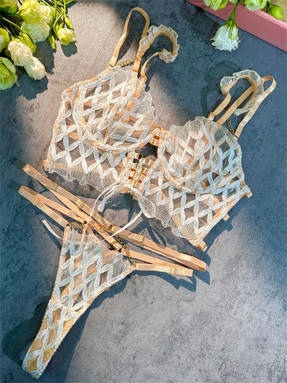 Elegant White Embroidery Bra & Panty Set! 3-Piece Set