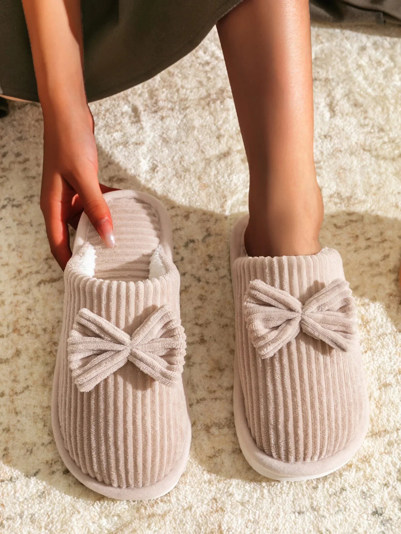Women's Bow Slippers – Cozy Fall/Winter Indoor Shoes
